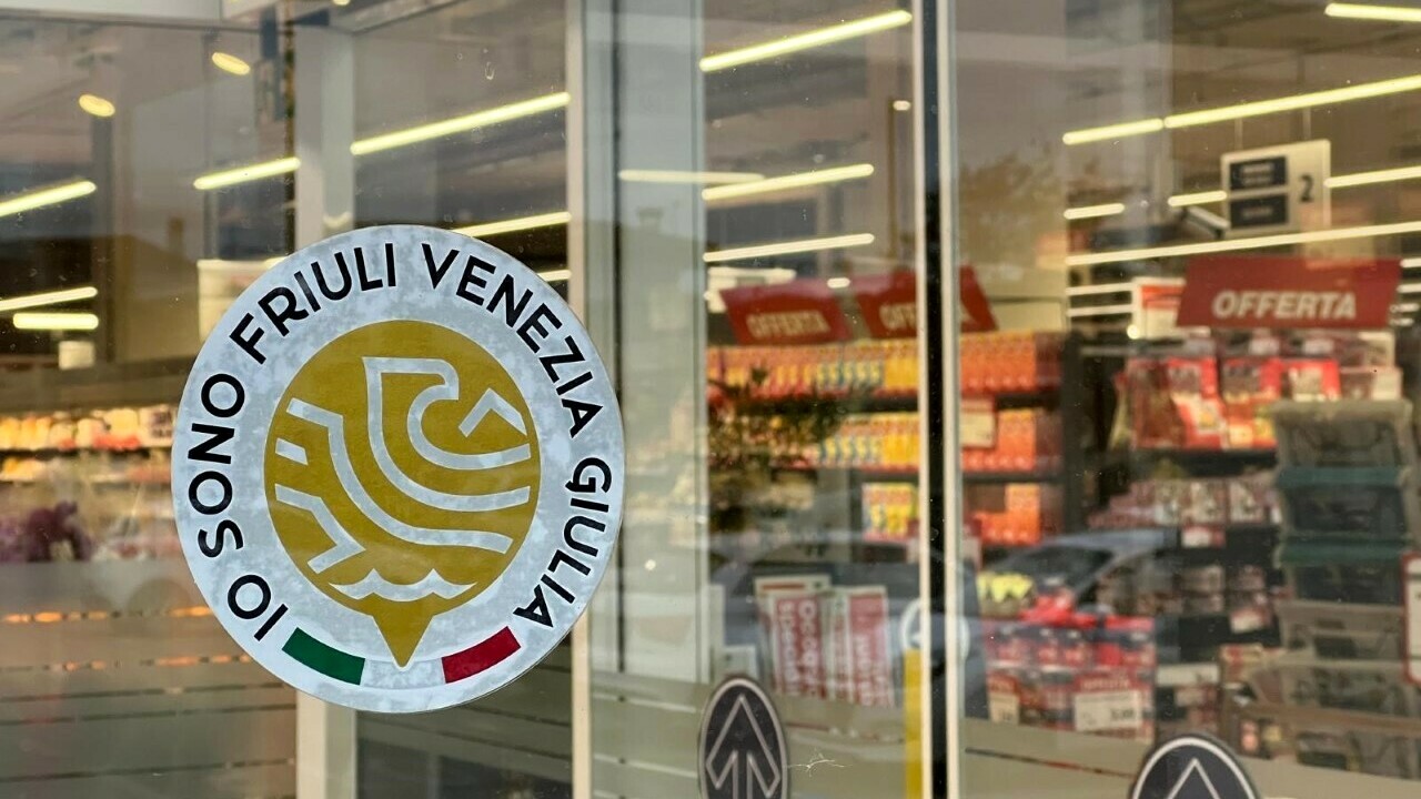 adesivo io sono fvg punti vendita despar-2